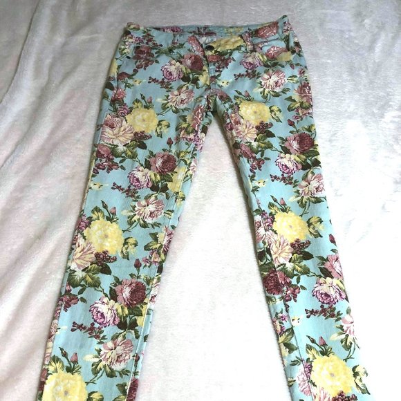 Spring Jeans - Picture 2 of 7